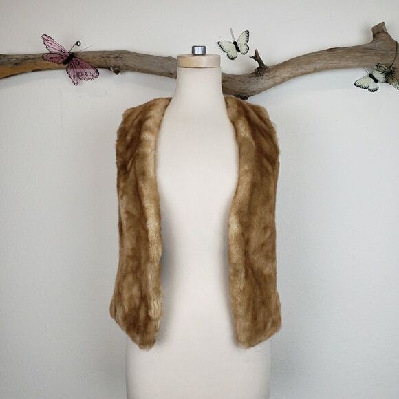 Benetton camel colored faux fur vest - Picture 1 of 8